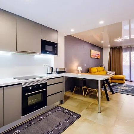 Apartment Residencial Alegria Id3 *